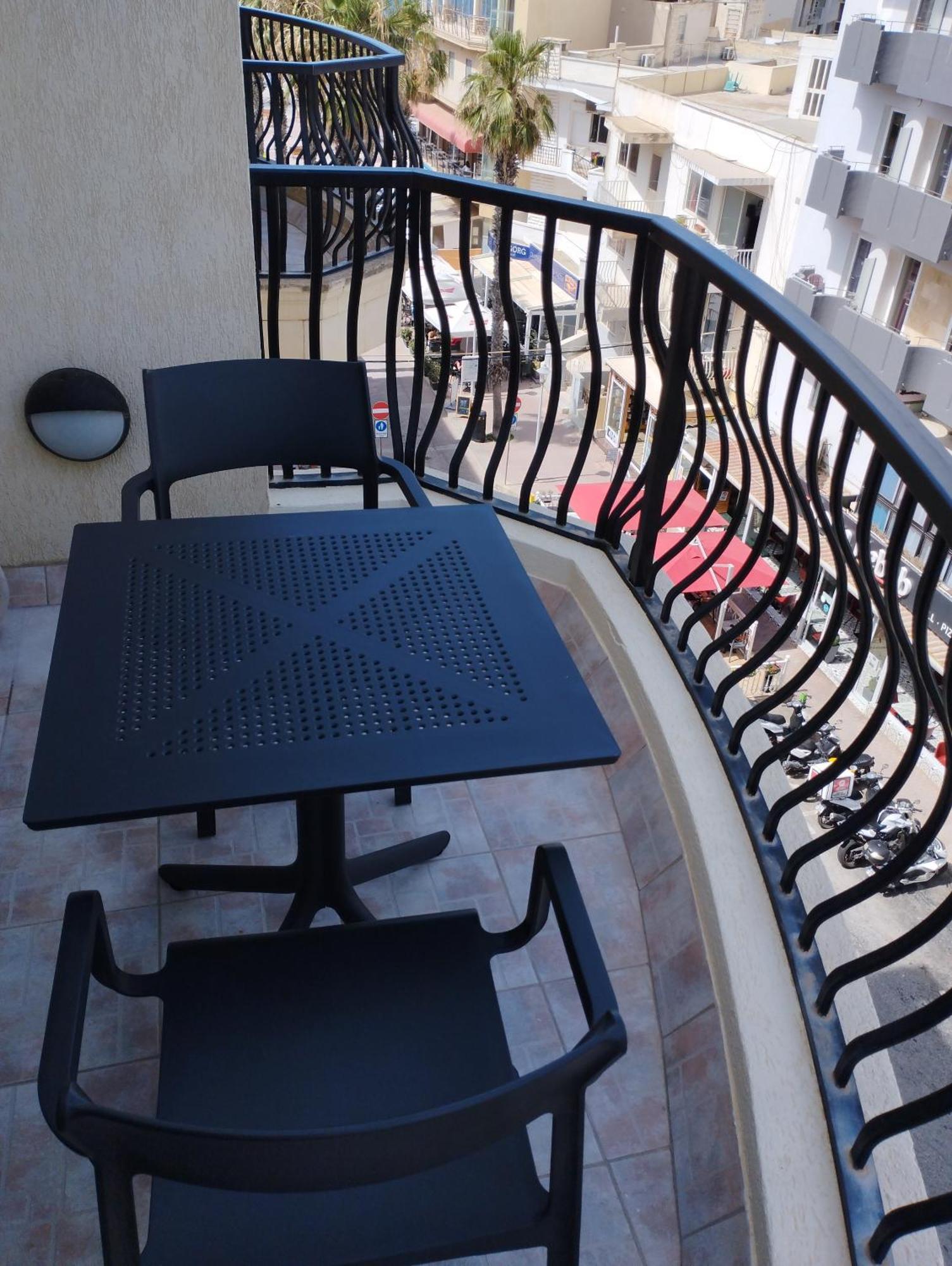 Perfect Tourist Accommodation In Bugibba Square! Сейнт Полс Бей Екстериор снимка